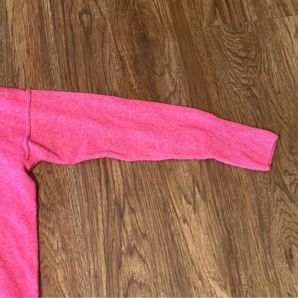 Vince Camuto Fuzzy Long Sleeve Sweater Bright Pink with Yellow Heart Size XS - Picture 10 of 10
